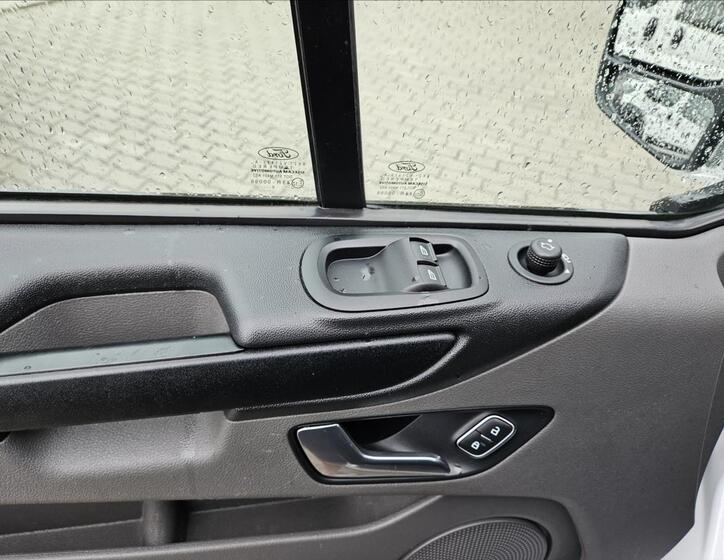 Ford Transit Custom 9