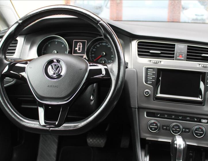 Volkswagen Golf 10