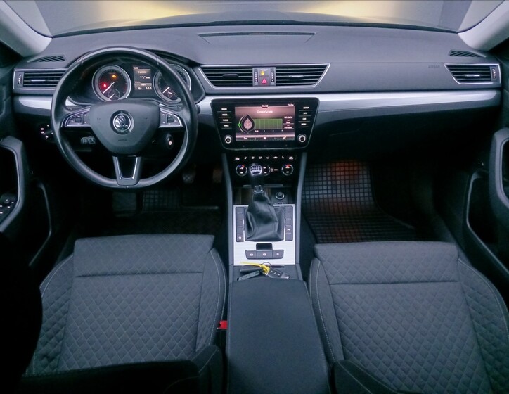 Škoda Superb 10