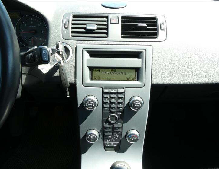 Volvo V50 25