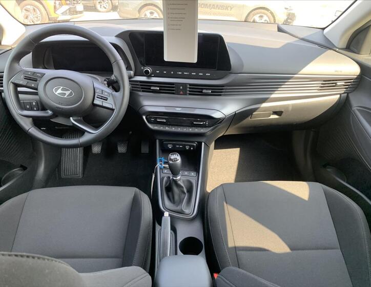 Hyundai i20 8