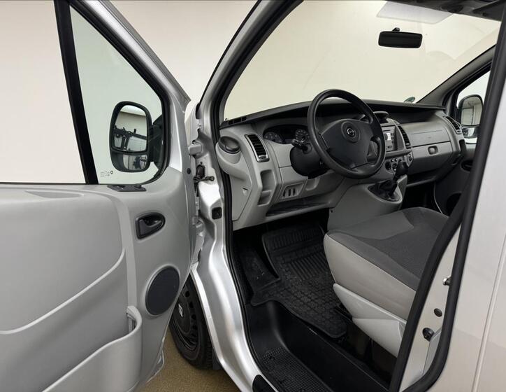 Opel Vivaro 16