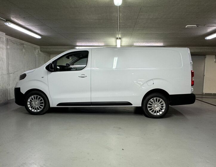 Toyota ProAce 8