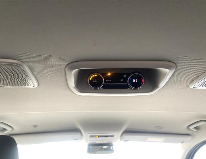 Volkswagen Caravelle 17