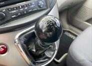 Mitsubishi Grandis 12