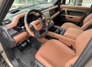 Land Rover Defender 11
