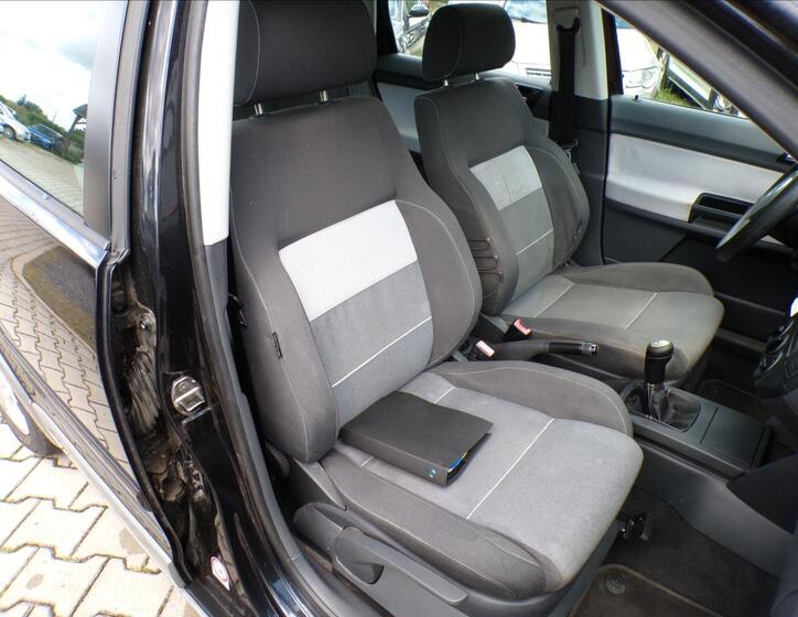 Volkswagen Polo 24