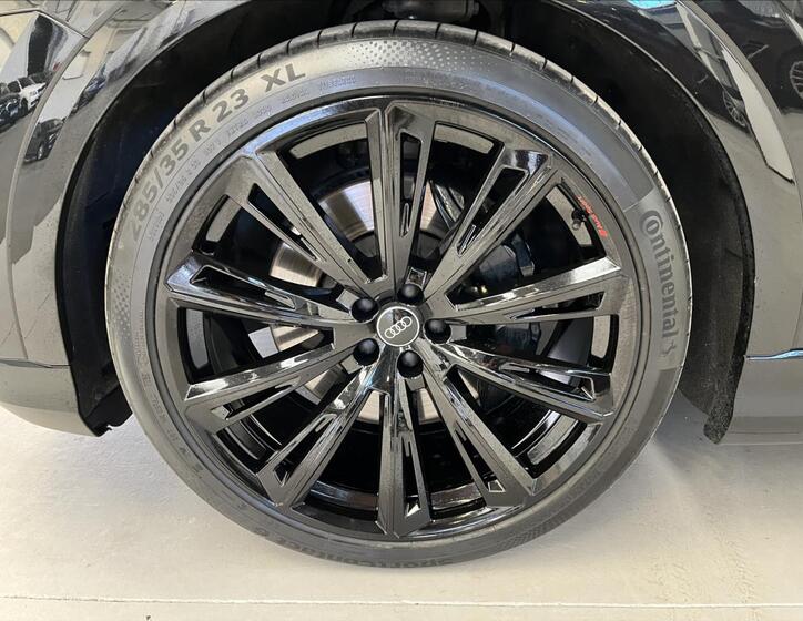 Audi SQ8 34