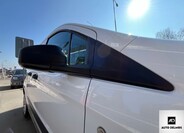 Ford Transit Courier 13