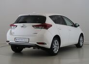 Toyota Auris 5