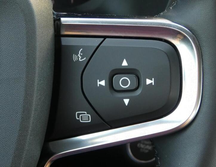 Volvo XC40 12
