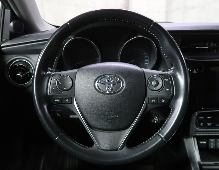 Toyota Auris 14
