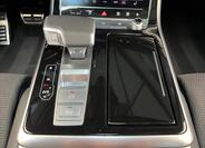 Audi Q8 26