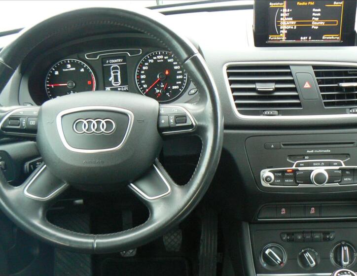 Audi Q3 12
