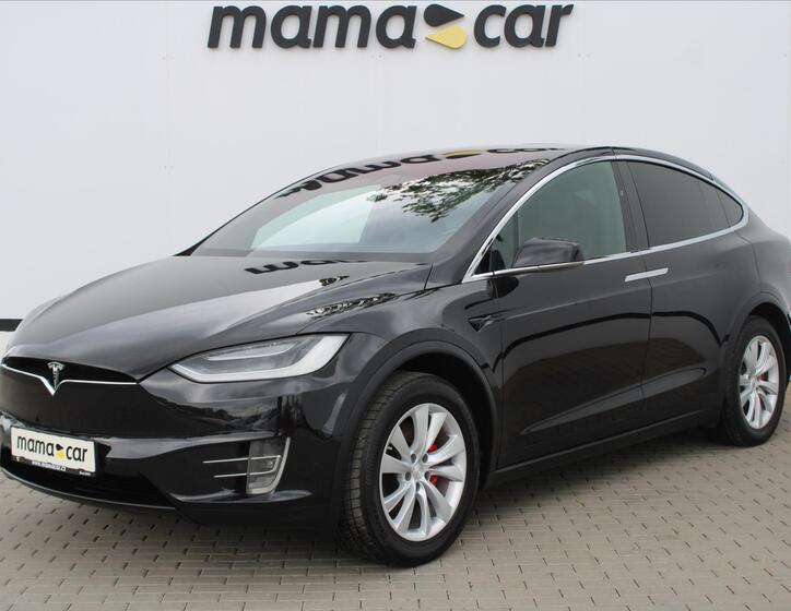 Tesla Model X 3