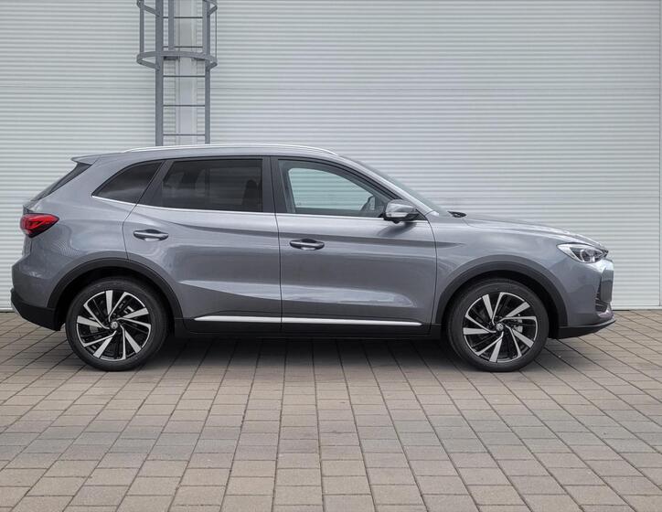 MG ZS 3