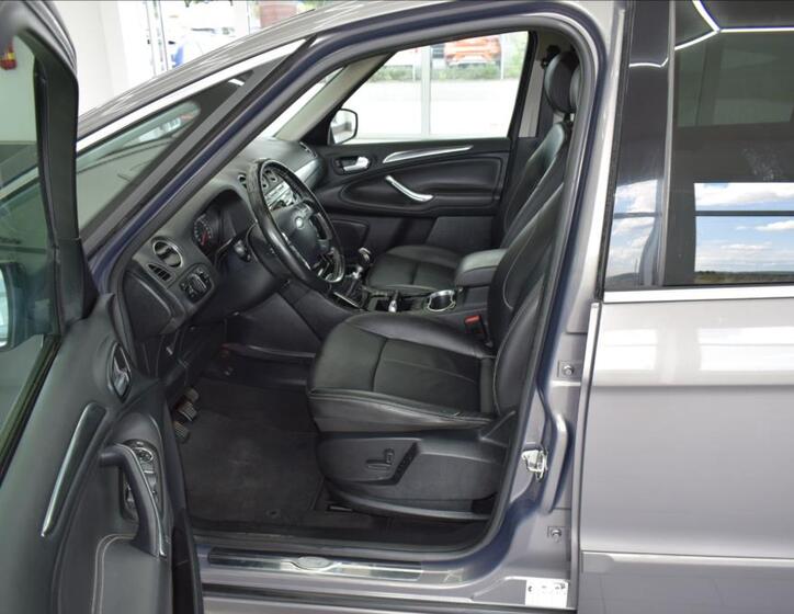 Ford S-MAX 10