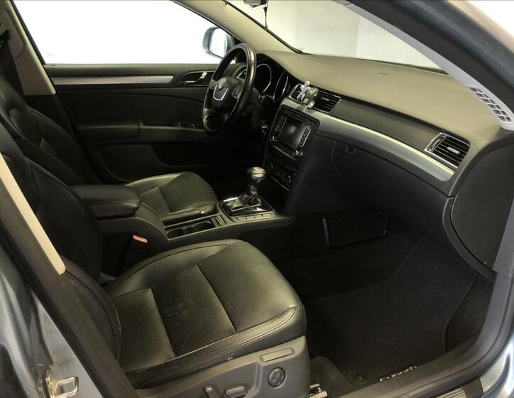 Škoda Superb 12
