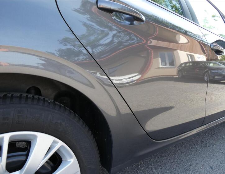Peugeot 208 13