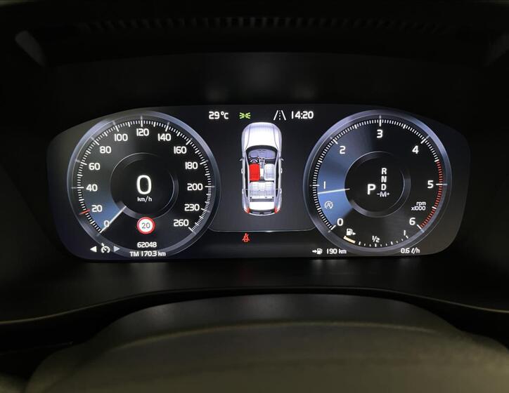 Volvo XC40 13