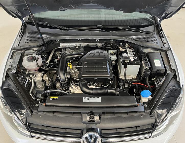 Volkswagen Golf 32