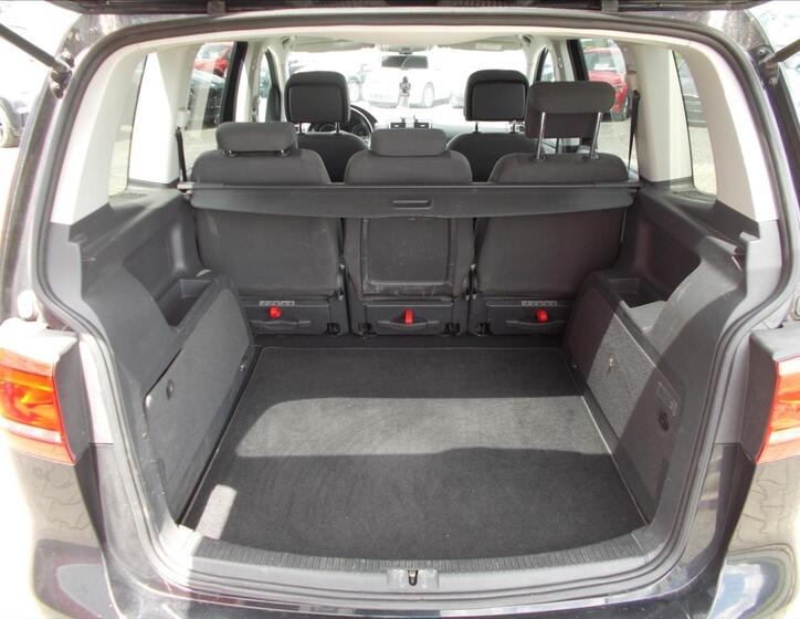 Volkswagen Touran 13