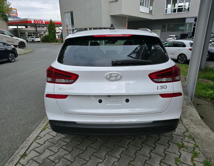 Hyundai i30 4