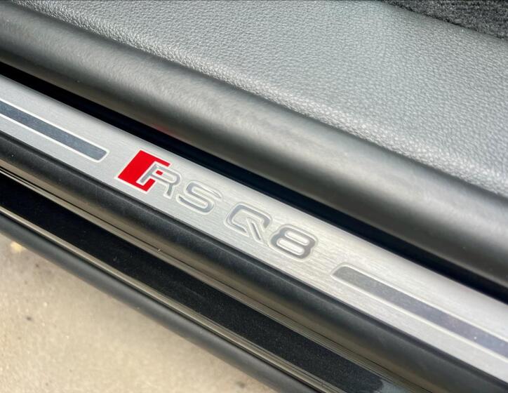 Audi RS Q8 41
