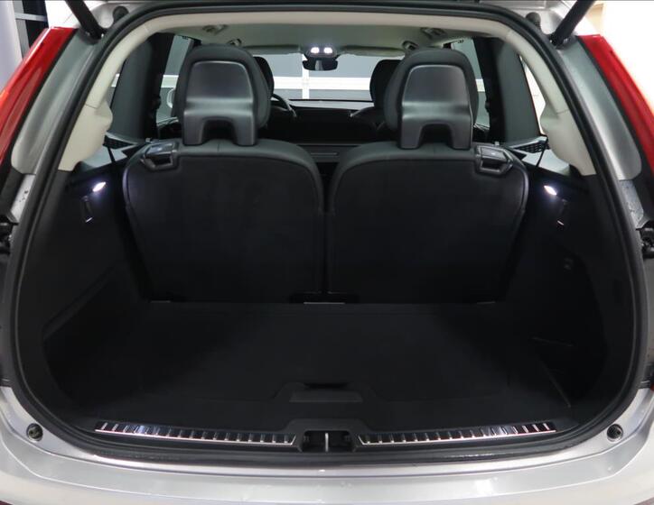 Volvo XC90 9
