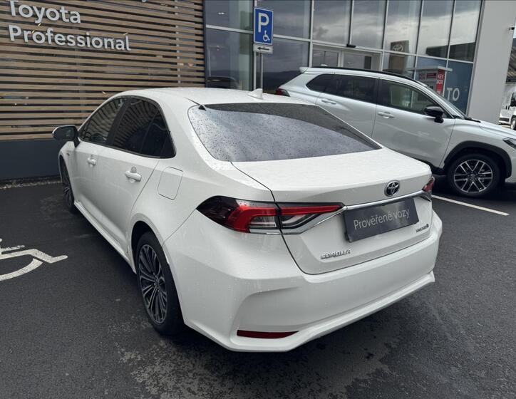 Toyota Corolla 16