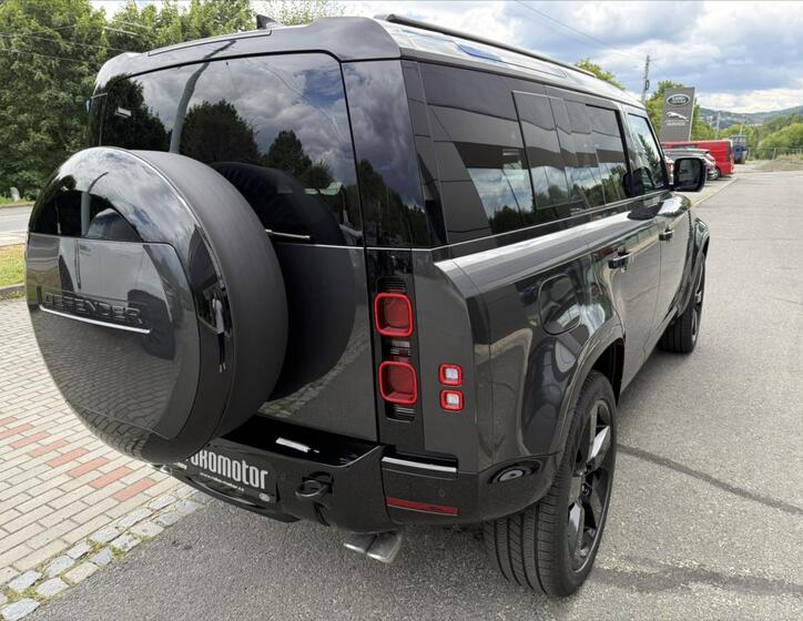 Land Rover Defender 7