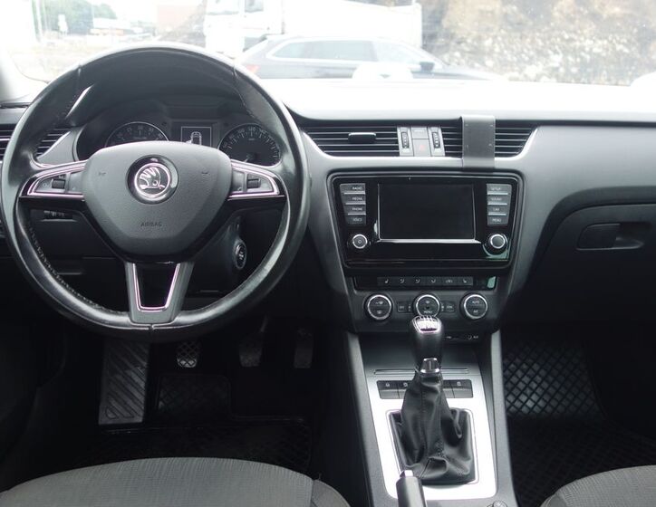 Škoda Octavia 10