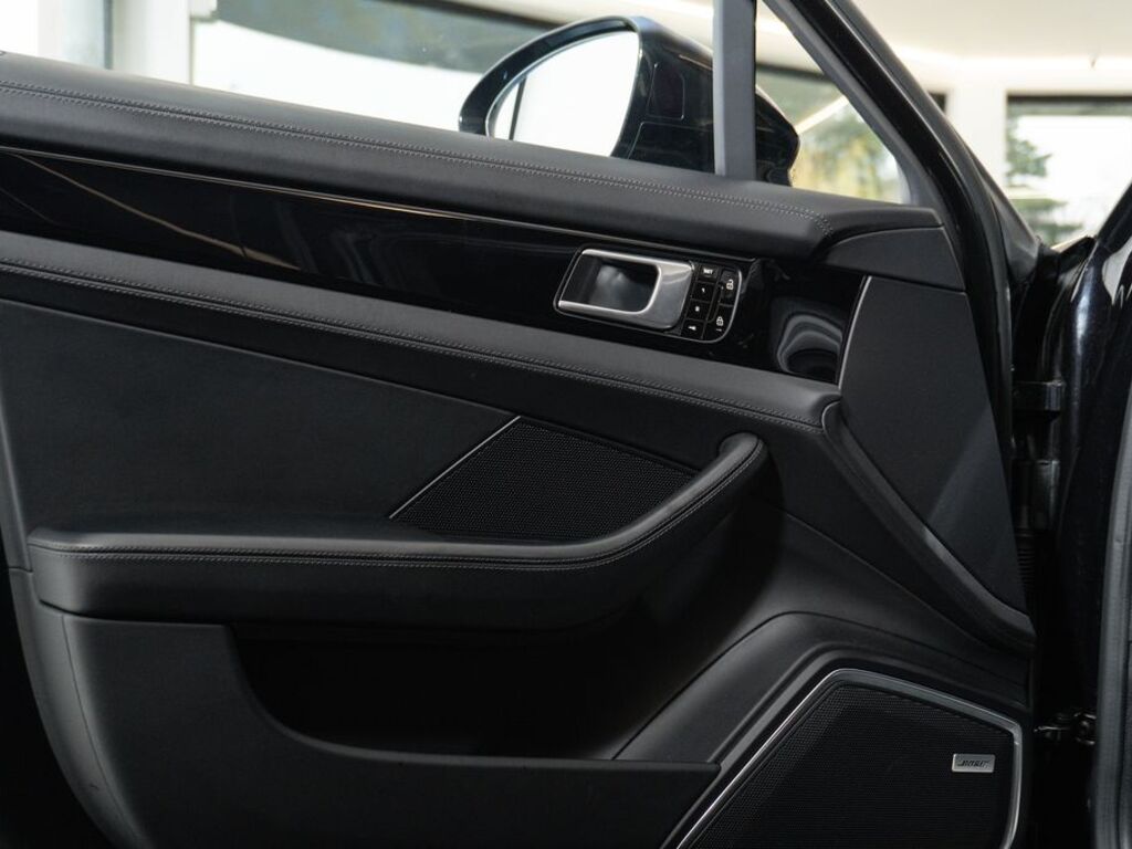 Porsche Panamera 30
