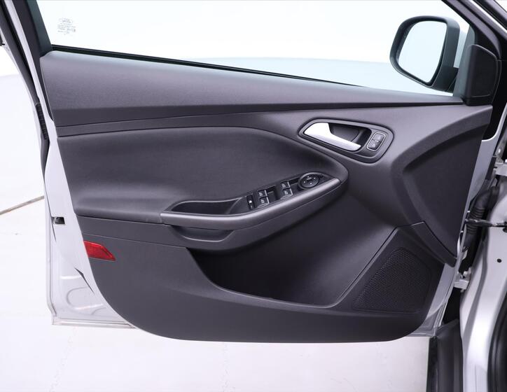 Ford Focus 10