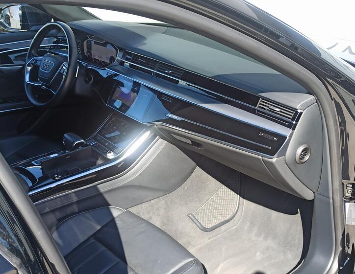 Audi A8 13