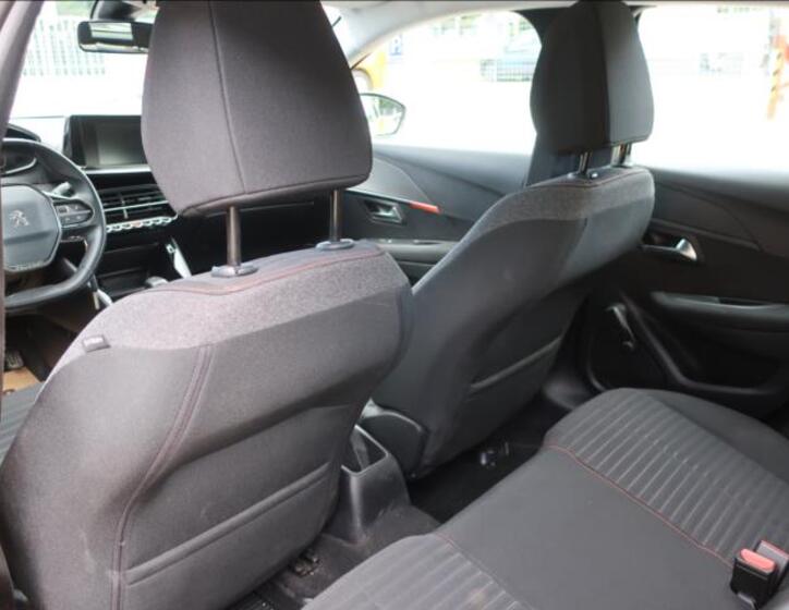 Peugeot 208 12
