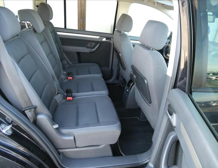 Volkswagen Touran 16