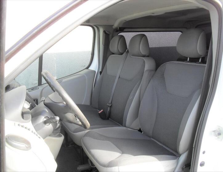 Opel Vivaro 12
