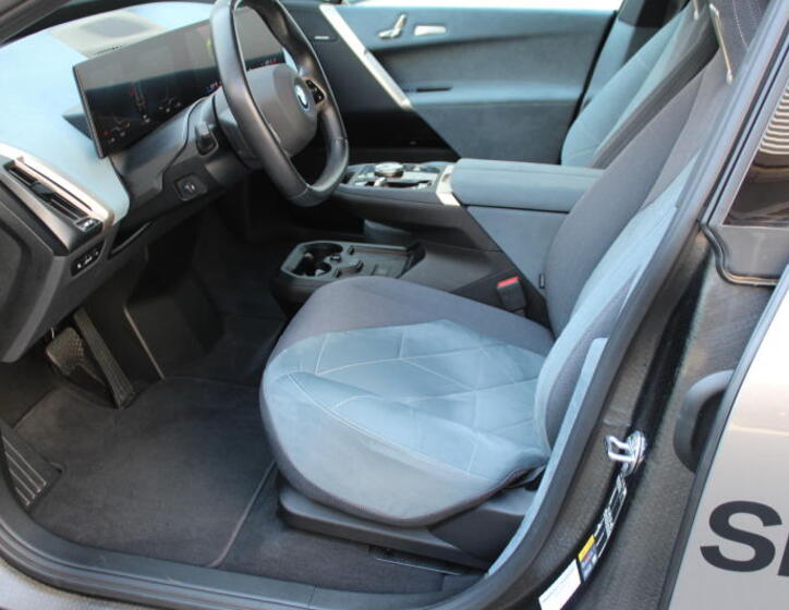 BMW iX 14