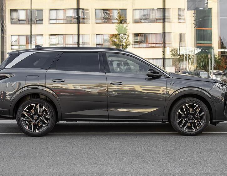 Peugeot 5008 4