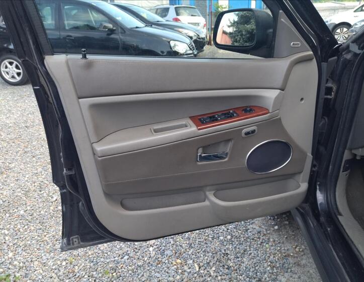 Jeep Grand Cherokee 17