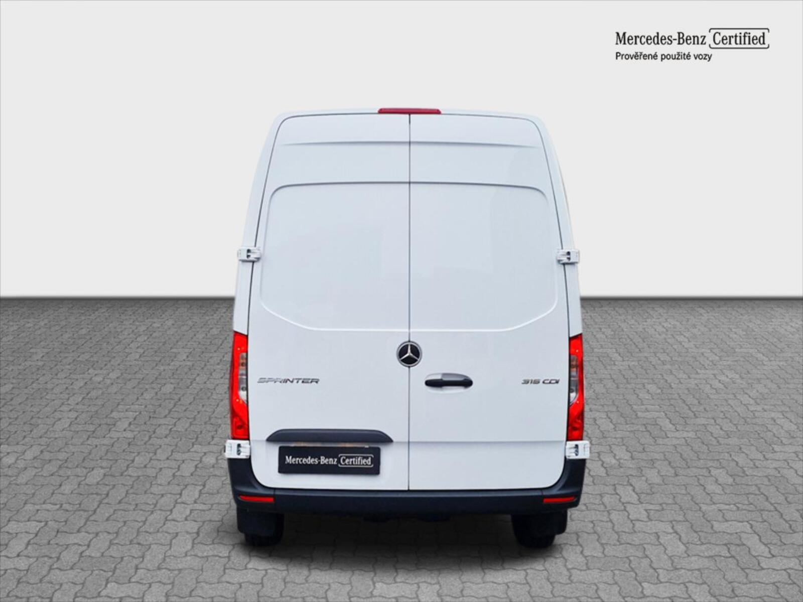 Mercedes-Benz Sprinter 4