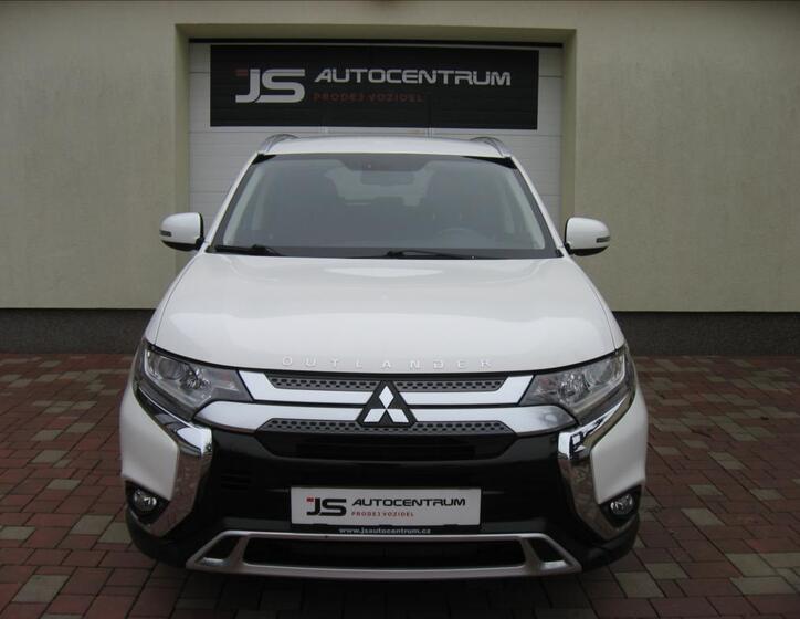 Mitsubishi Outlander 3