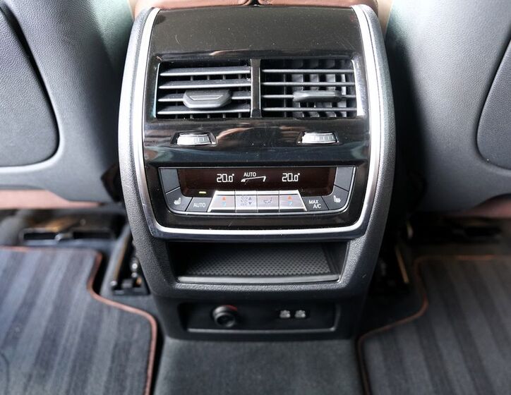 BMW X7 36