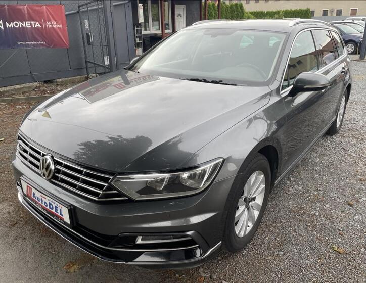 Volkswagen Passat 1