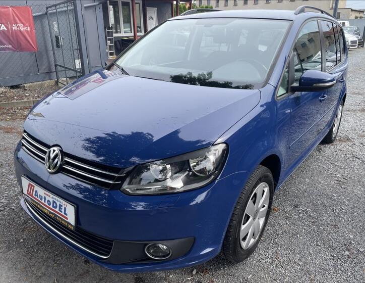 Volkswagen Touran 1