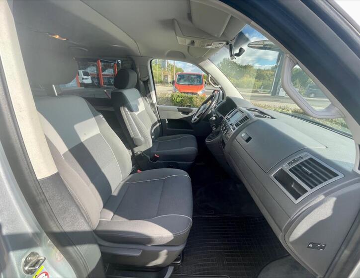Volkswagen Multivan 17