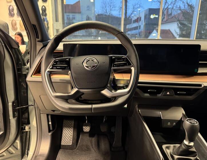 SsangYong Torres 13