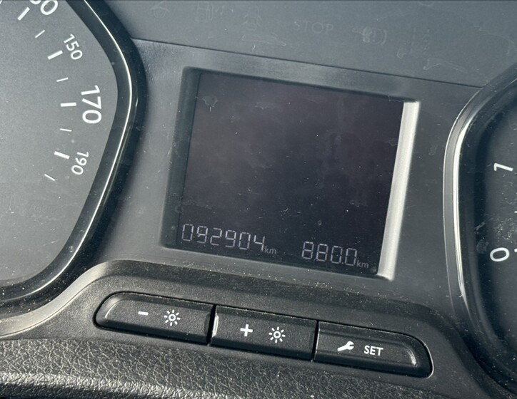 Peugeot Traveller 11