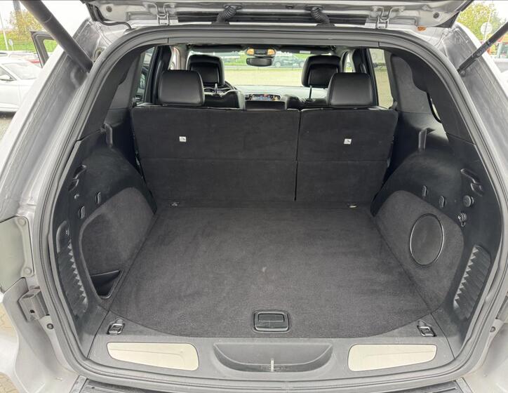 Jeep Grand Cherokee 24